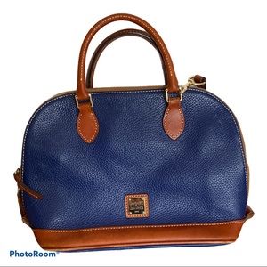 Dooney & Bourke Handbag w/crossbody strap